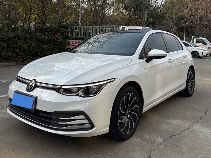 Фото 1 - Volkswagen Golf