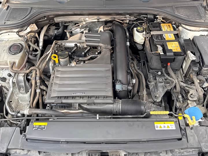 Фото 13 - Volkswagen Golf