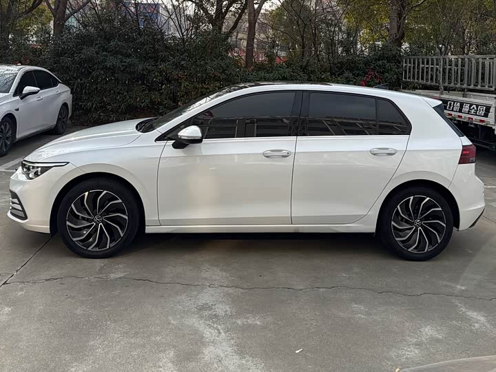 Фото 3 - Volkswagen Golf