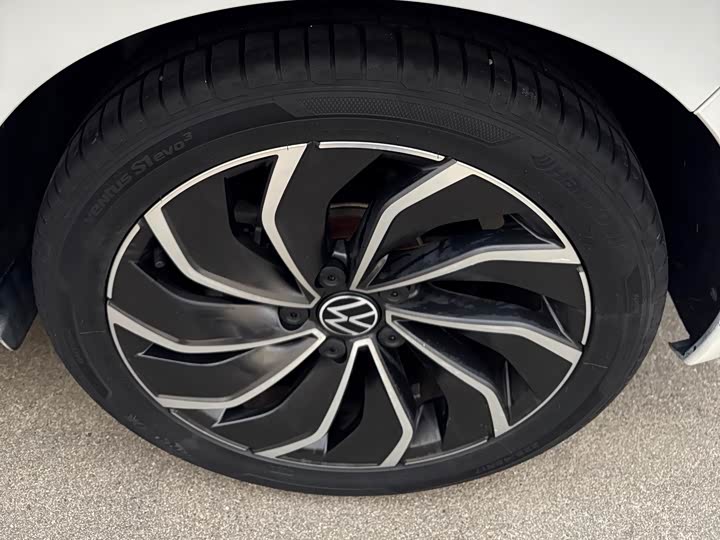 Фото 7 - Volkswagen Golf