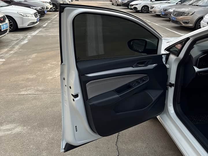 Фото 8 - Volkswagen Golf