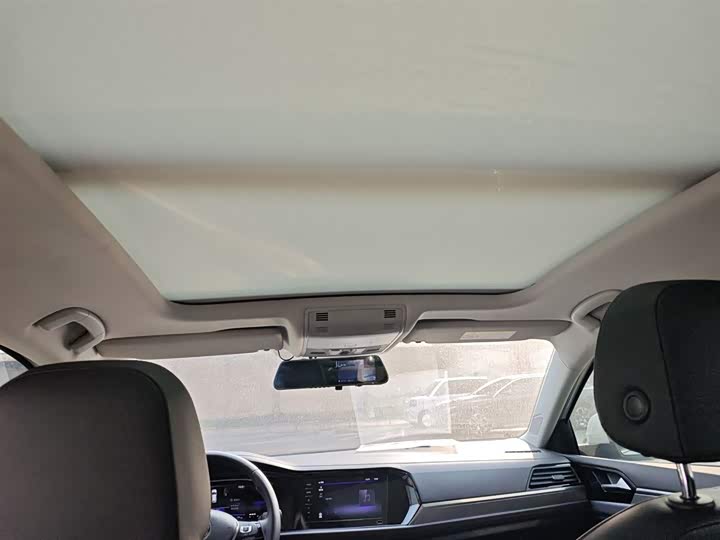 Фото 18 - Volkswagen Sagitar L