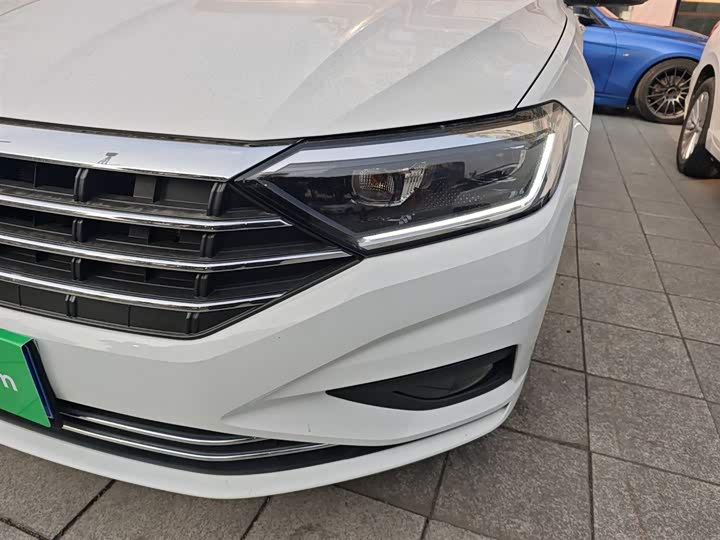 Фото 24 - Volkswagen Sagitar L