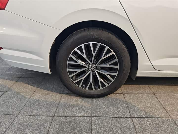 Фото 26 - Volkswagen Sagitar L