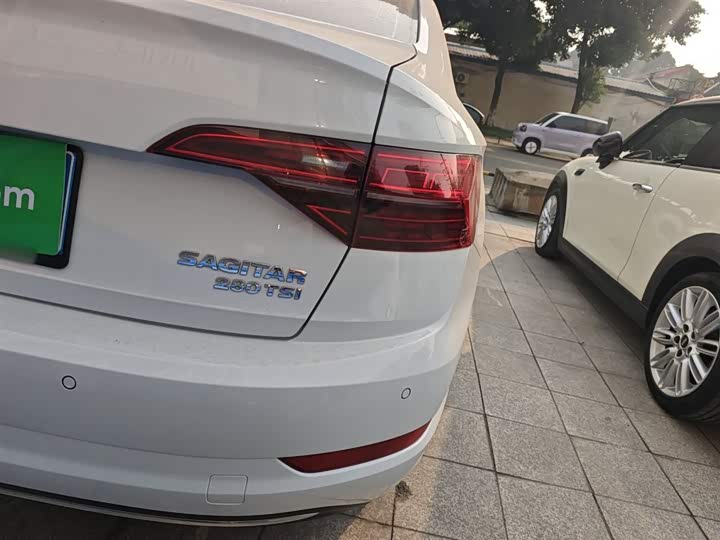 Фото 8 - Volkswagen Sagitar L