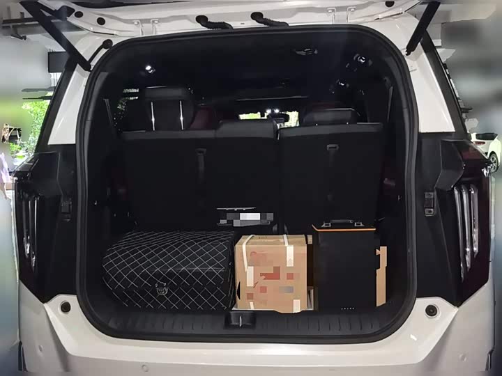 Фото 10 - GAC Trumpchi M8