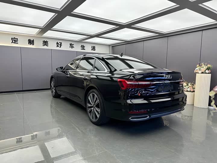 Фото 12 - Audi A6L