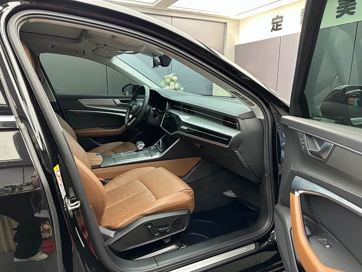 Фото 4 - Audi A6L