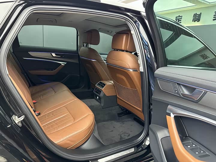 Фото 7 - Audi A6L