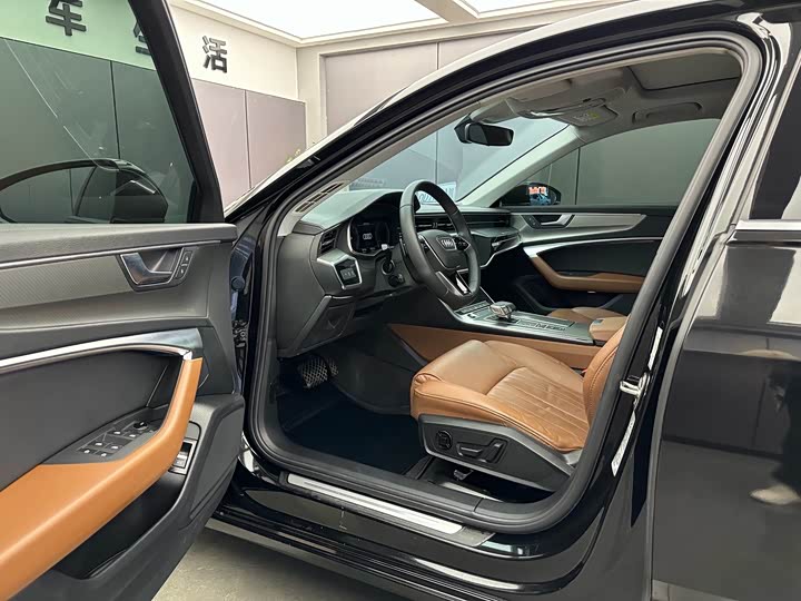 Фото 8 - Audi A6L