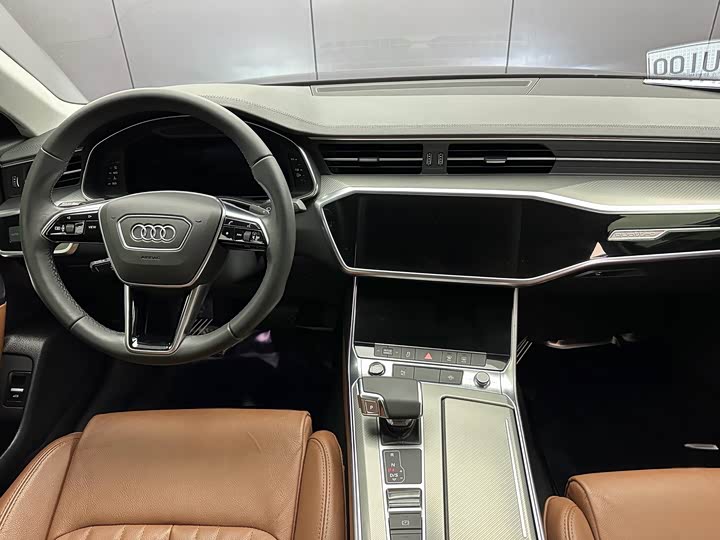 Фото 9 - Audi A6L