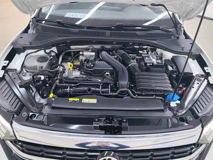 Фото 10 - Volkswagen Sagitar L