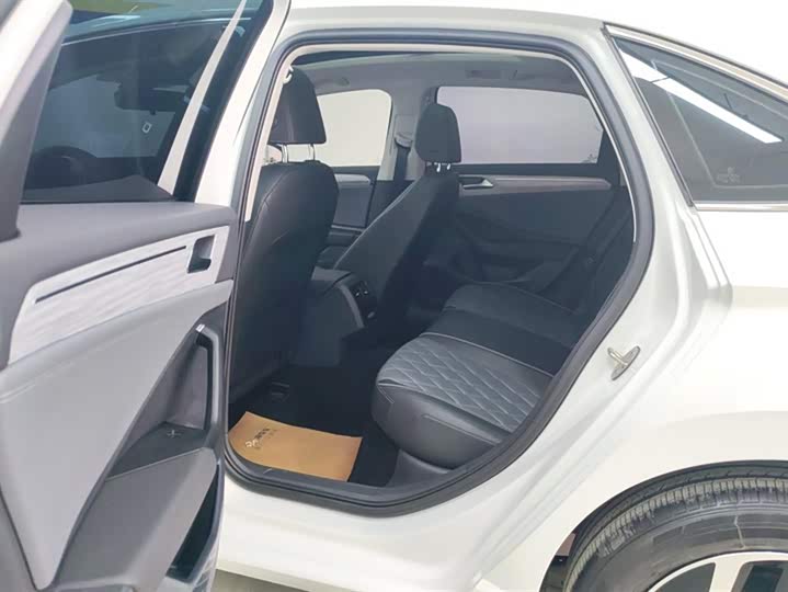 Фото 11 - Volkswagen Sagitar L