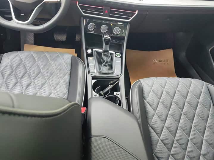 Фото 16 - Volkswagen Sagitar L