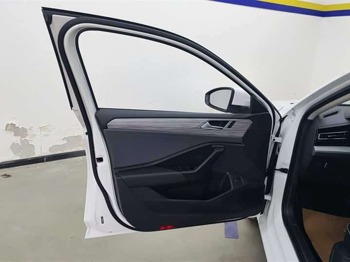 Фото 7 - Volkswagen Sagitar L