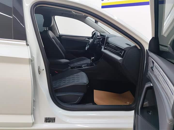 Фото 8 - Volkswagen Sagitar L