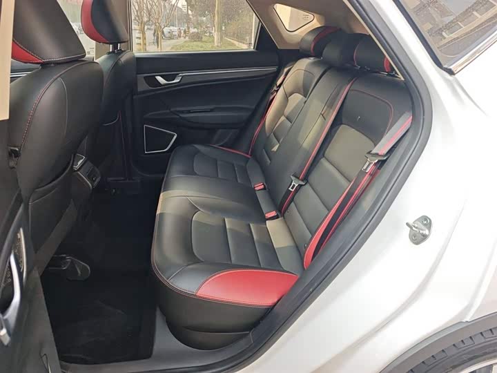 Фото 17 - Geely Emgrand GS