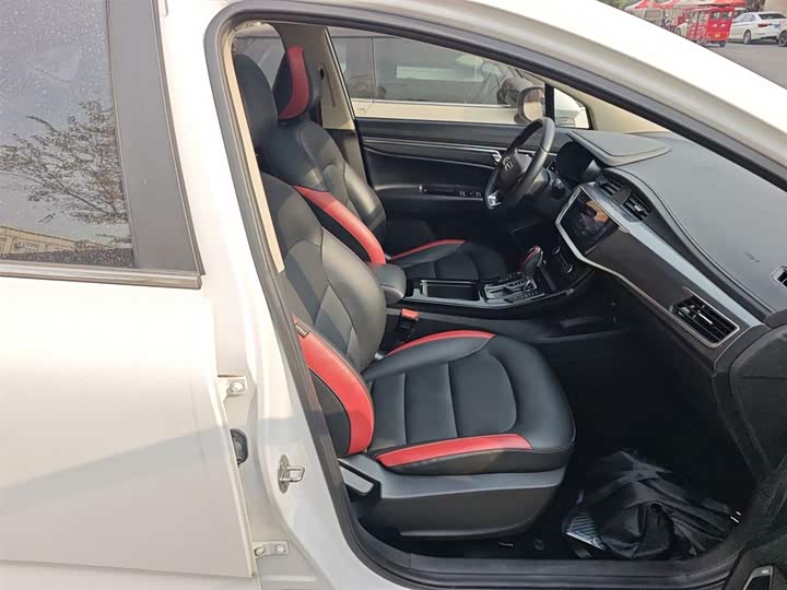 Фото 25 - Geely Emgrand GS