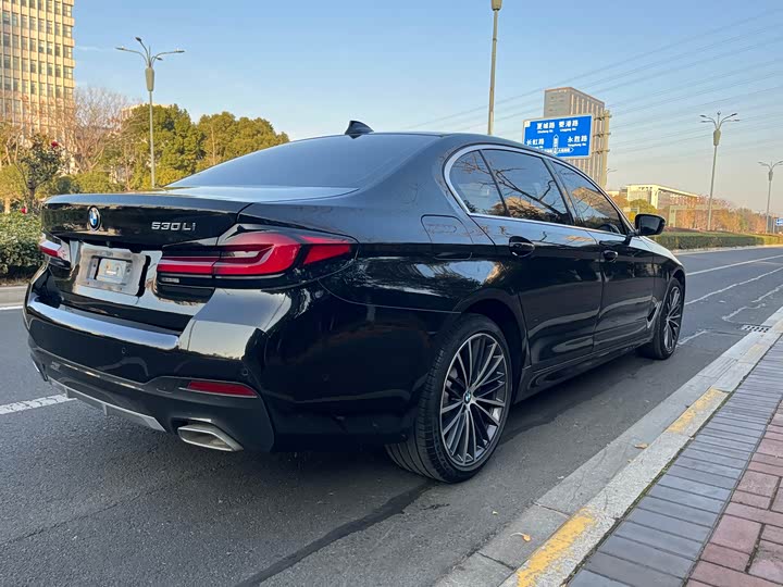 Фото 5 - BMW 5 Series