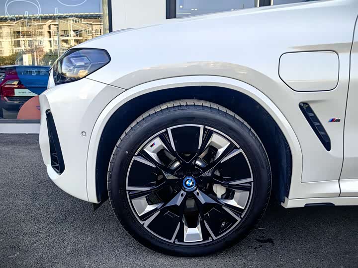 Фото 4 - BMW iX3