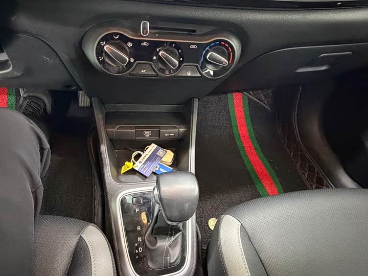 Фото 14 - Kia KX1