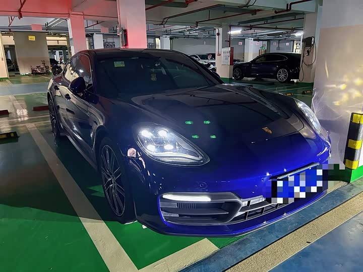 Фото 2 - Porsche Panamera