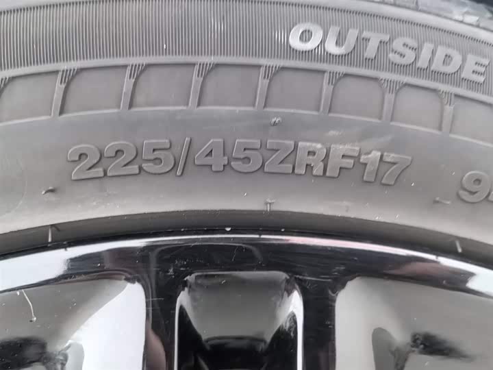 Фото 24 - BMW 1 Series