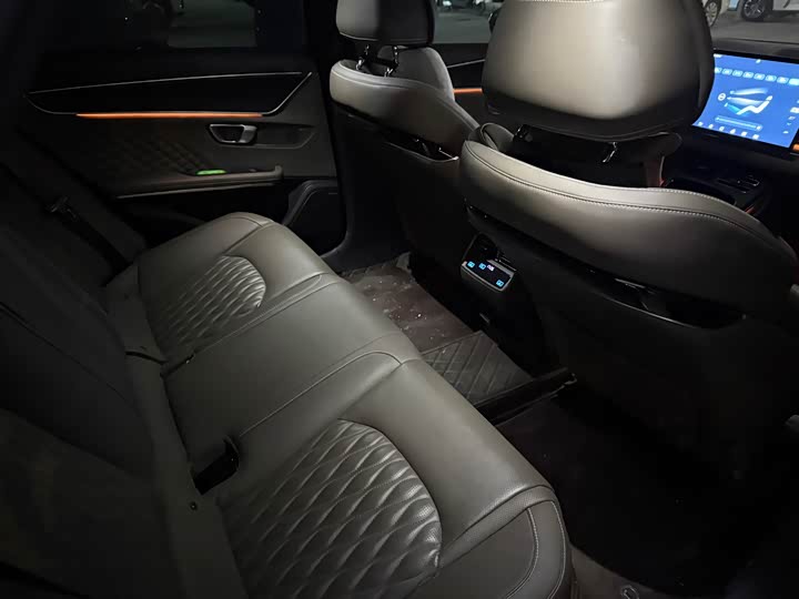 Фото 7 - BYD Han