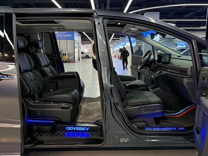 Фото 18 - Honda Odyssey