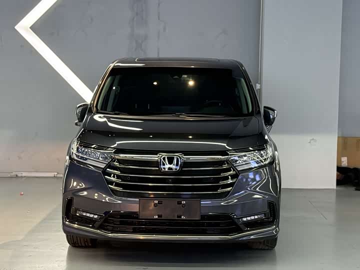 Фото 2 - Honda Odyssey