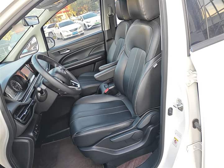 Фото 14 - GAC Trumpchi M6