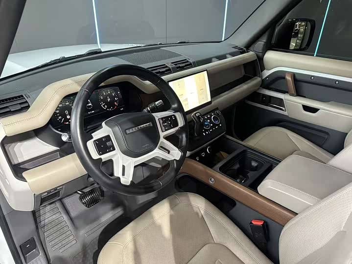 Фото 10 - Land Rover Defender