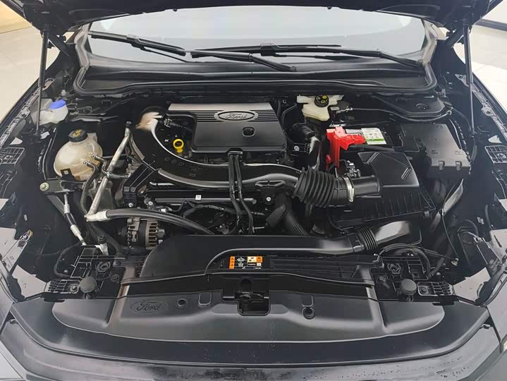 Фото 10 - Ford Mondeo