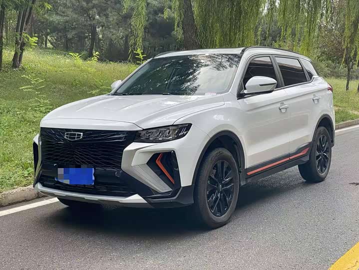 Фото 1 - Geely Atlas