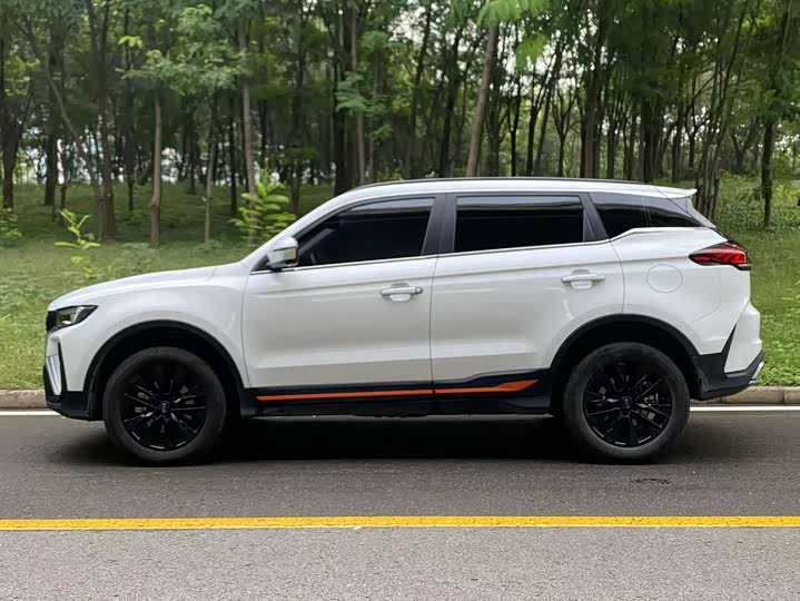 Фото 3 - Geely Atlas