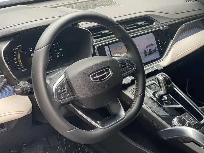 Фото 7 - Geely Atlas