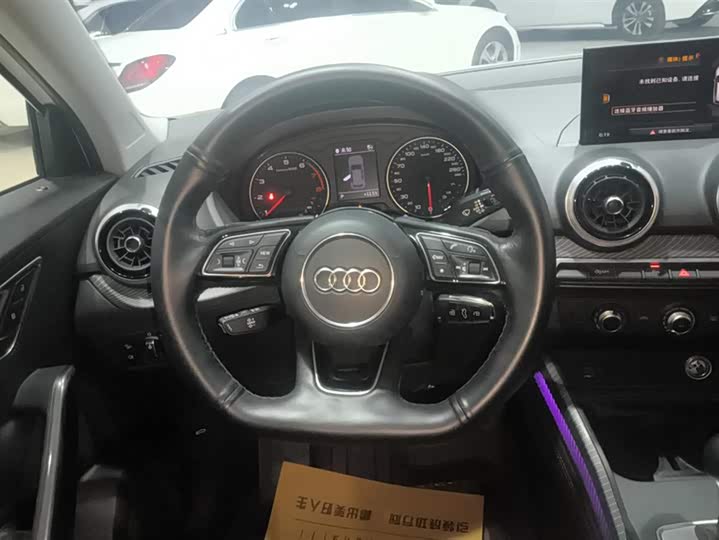 Фото 15 - Audi Q2L