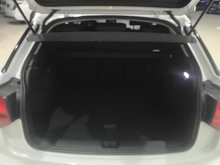 Фото 4 - Audi Q2L