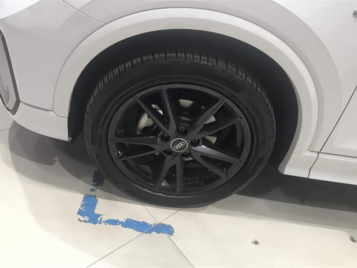 Фото 6 - Audi Q2L