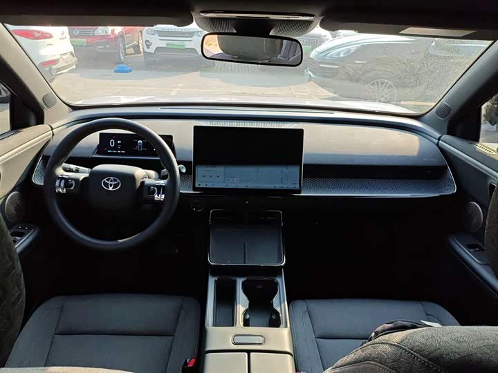 Фото 10 - Toyota bZ3X