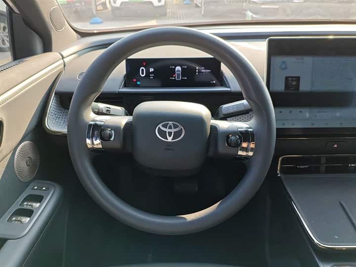 Фото 11 - Toyota bZ3X