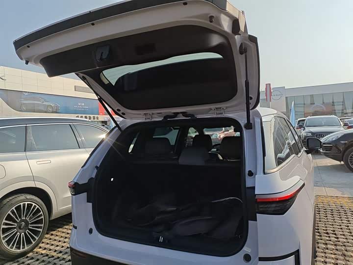 Фото 19 - Toyota bZ3X