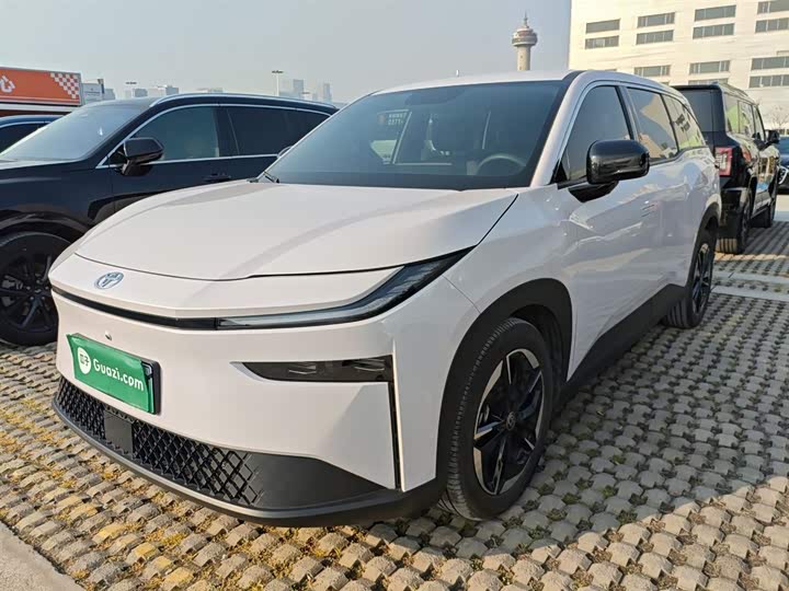 Фото 2 - Toyota bZ3X