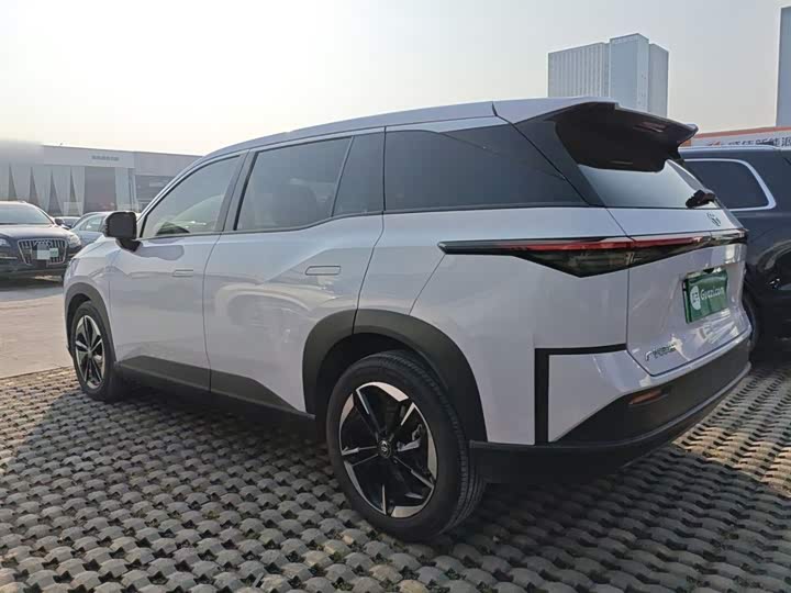 Фото 5 - Toyota bZ3X