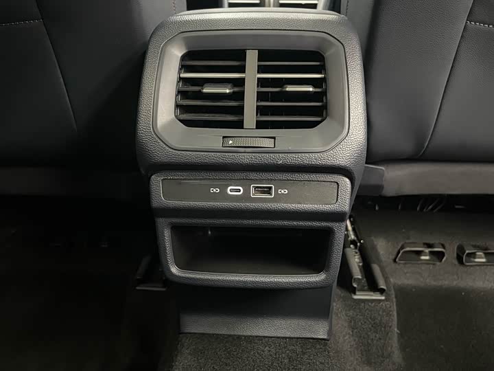 Фото 19 - Volkswagen Tharu