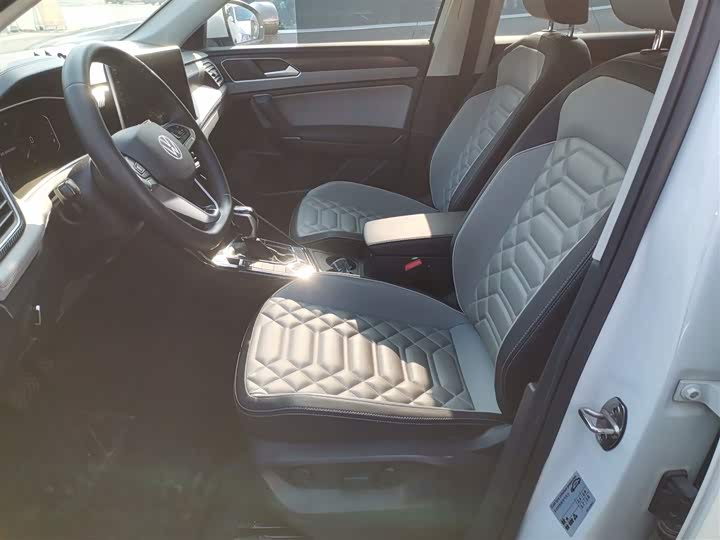 Фото 15 - Volkswagen Tayron