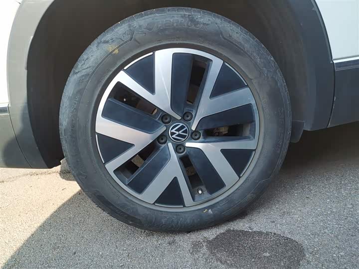 Фото 26 - Volkswagen Tayron