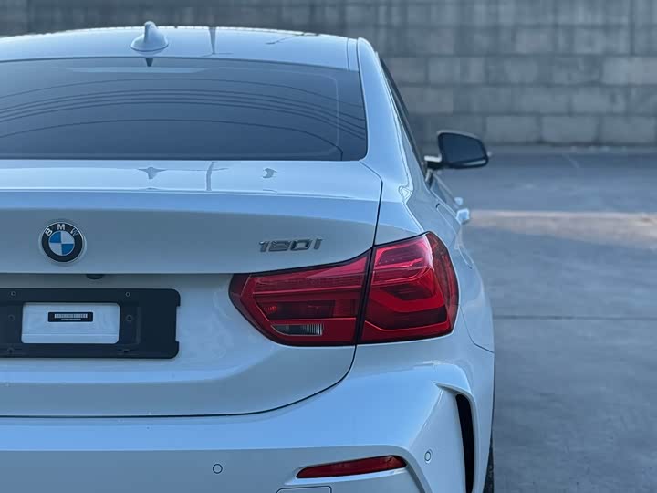 Фото 19 - BMW 1 Series