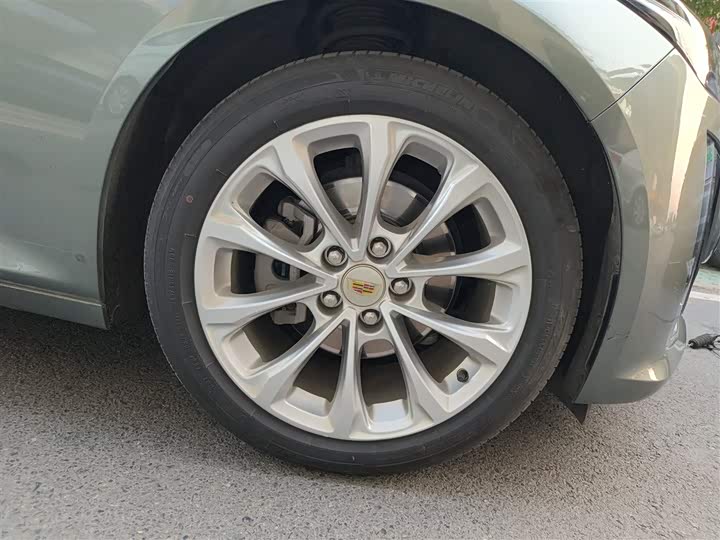 Фото 31 - Cadillac CT5