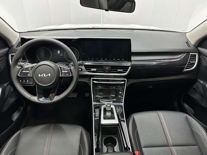 Фото 6 - Kia KX3